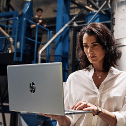 HP ProBook 450 G9 Intel® Core™ i5 i5-1235U Ordinateur portable 39,6 cm (15.6") Full HD 16 Go DDR4-SDRAM 512 Go SSD Wi-Fi 6E 