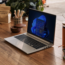 HP ProBook 450 G9 Intel® Core™ i5 i5-1235U Ordinateur portable 39,6 cm (15.6") Full HD 8 Go DDR4-SDRAM 256 Go SSD Wi-Fi 6E (