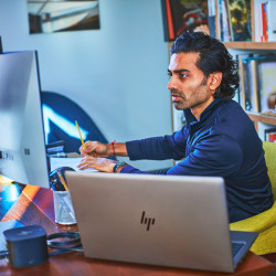 HP ZBPG10 i7-13700H 15.6 16GB/1T W11P