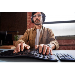POLY Micro-casque Voyager Surround 80 UC USB-C certifié Microsoft Teams + adaptateur USB-C/A