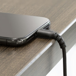 StarTech.com Câble USB-A vers Lightning Noir Robuste 2m - Câble de Charge/Synchronisation de Type A vers Lightning en Fibre A