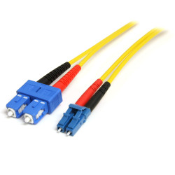 StarTech.com Câble Réseau...