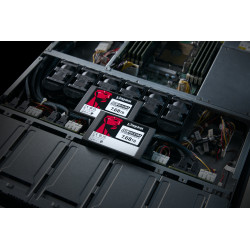 Kingston Technology SSD SATA Enterprise DC600M (usage mixte) 2,5” de 7 680 Go