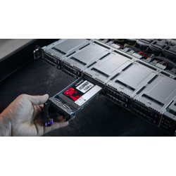Kingston Technology SSD SATA Enterprise DC600M (usage mixte) 2,5” de 7 680 Go