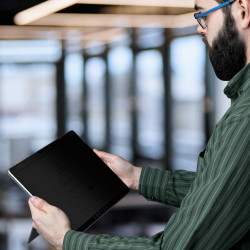 StarTech.com Filtre de Confidentialité à 4 Directions pour Surface Pro 8/9/X 13 pouces, pour Portrait/Paysage, Écran de Prot