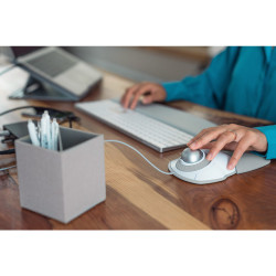Kensington Trackball Orbit® avec molette — Blanc