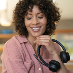 POLY Micro-casque Voyager 4320 USB-C +dongle BT700