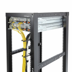 StarTech.com Lot de 5 Crochets à Anneaux en D pour Gestion Verticale des Câbles 1U, Gestionnaire de Câbles pour Baies de Ser