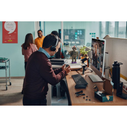 POLY Micro-casque Voyager Focus 2 USB-C avec base de chargement