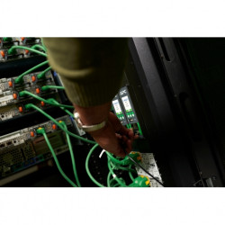APC NetShelter Rack PDU Advanced, Contrôlé, 3PH, 22,1kW 400V 32A ou 17,3kW 415V 30A, 48 Prises, CEI309