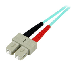 StarTech.com Câble Fibre Optique Multimode de 2m LC/UPC à SC/UPC OM3, Fibre Zipcord Full Duplex 50/125µm, Réseaux 100G, LOM